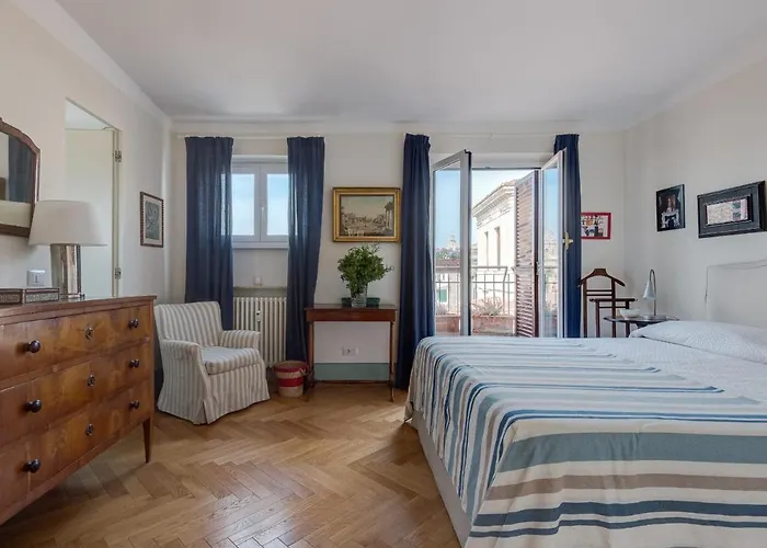 公寓 Piazza Lovatelli Luxury Penthouse *